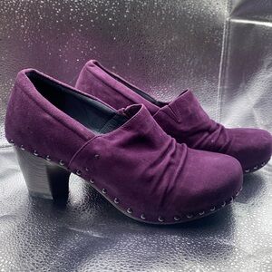 NWOT dansko size 41 purple suede studded heels